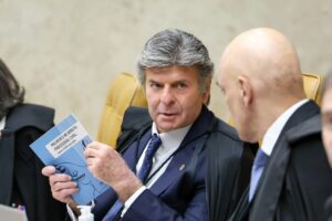 Bolsonaro se apoia em voto de Fux para tentar reverter condenação por tentativa de golpe