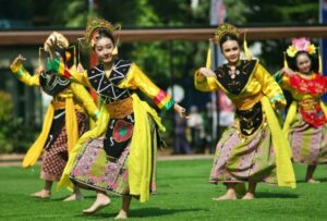 Valores culturais e a preservação da identidade em tempos de mudança: urgência para