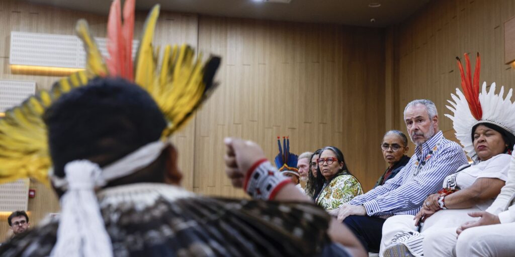 Indígenas munduruku cobram participação e são recebidos na cop30 1 rbr7136