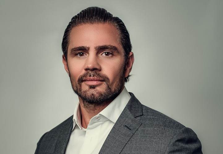 49348 2CF502733B6A1106 1